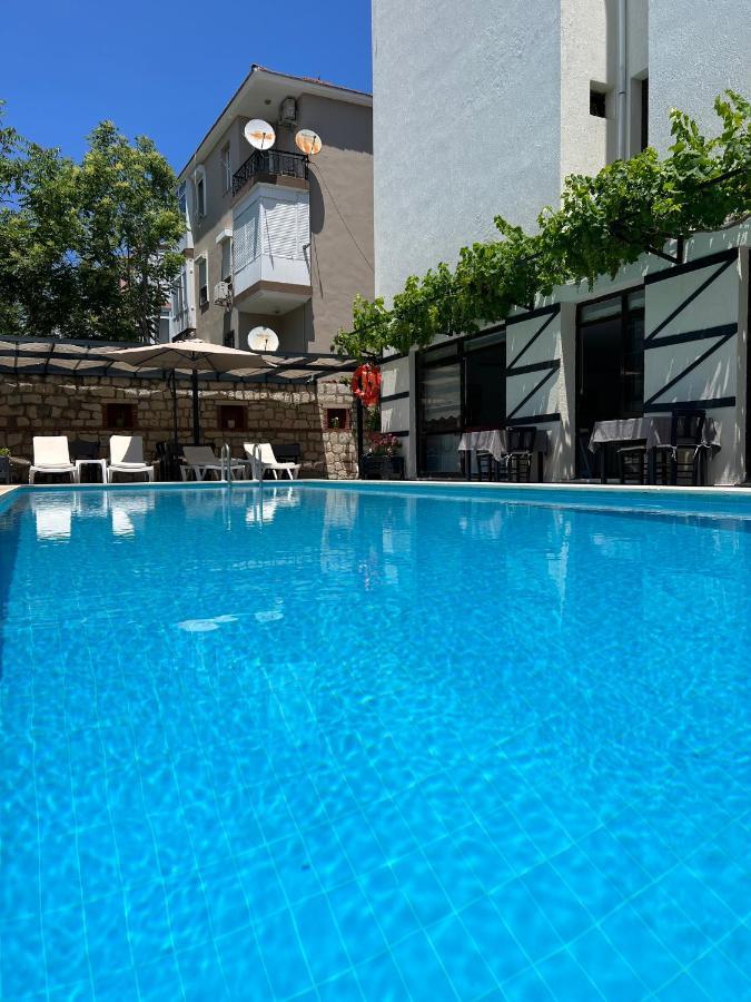 Bayram Hotel Çeşme エクステリア 写真