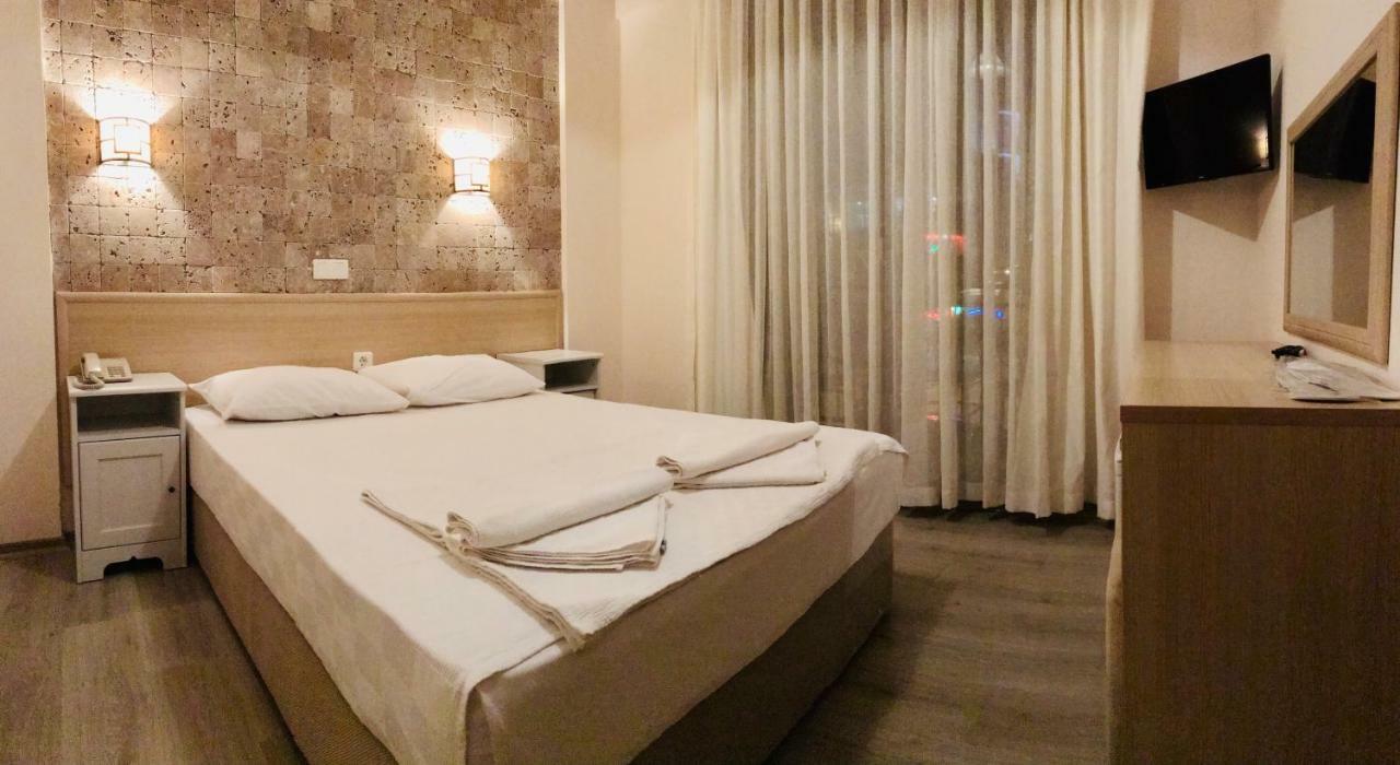 Bayram Hotel Çeşme エクステリア 写真